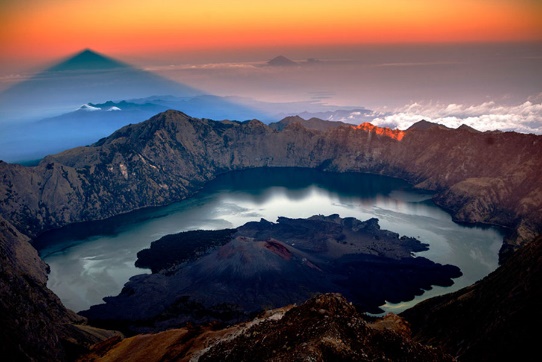 Puncak Gunung Rinjani 3726 meter